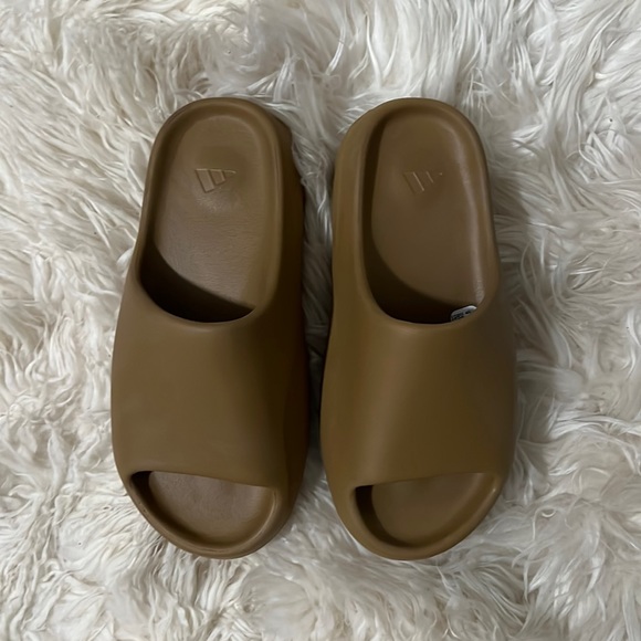 Yeezy Shoes - Brand new Yeezy slides